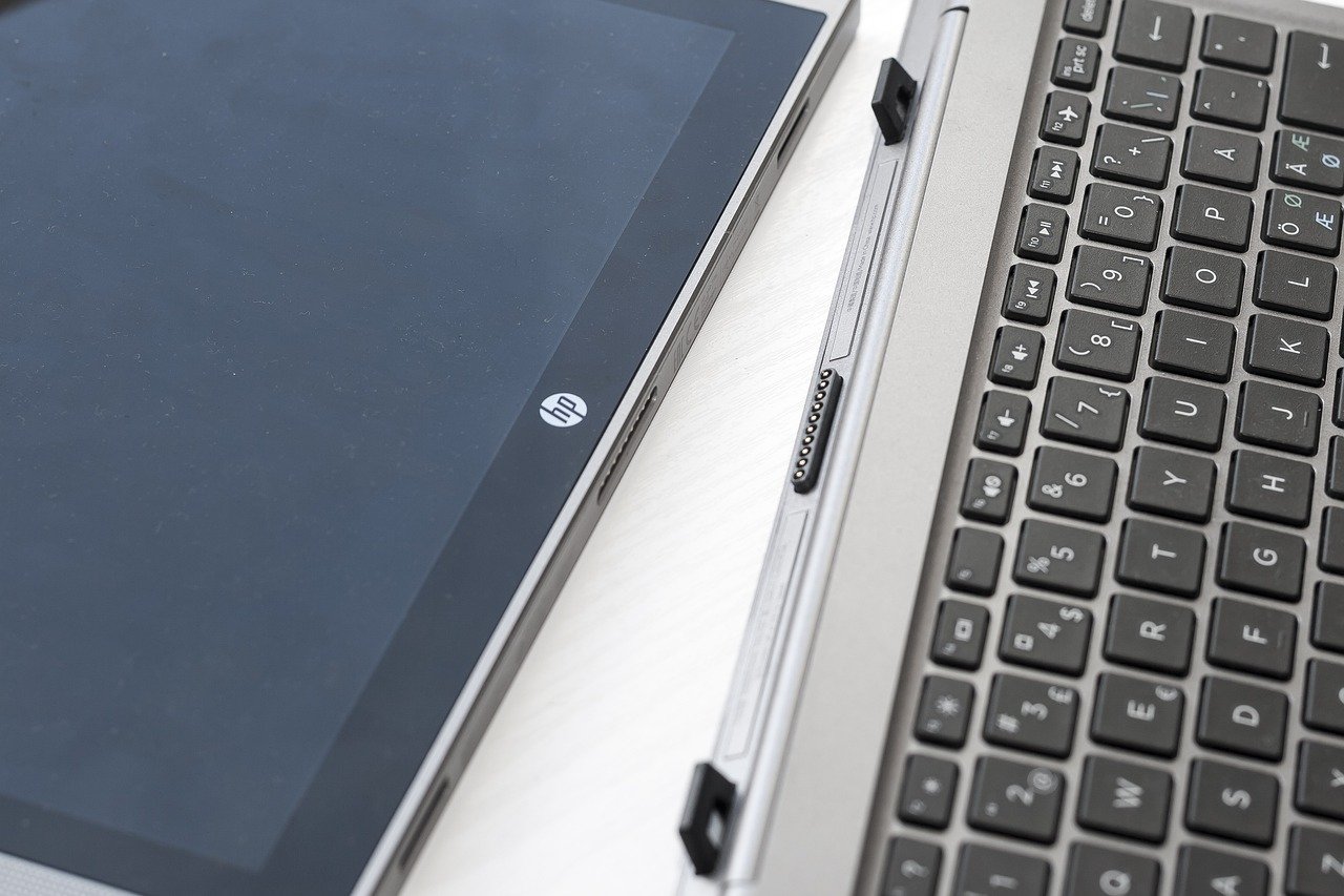 HP Pavilion x360 Changes the Game With Flexibility (image credits: pixabay)