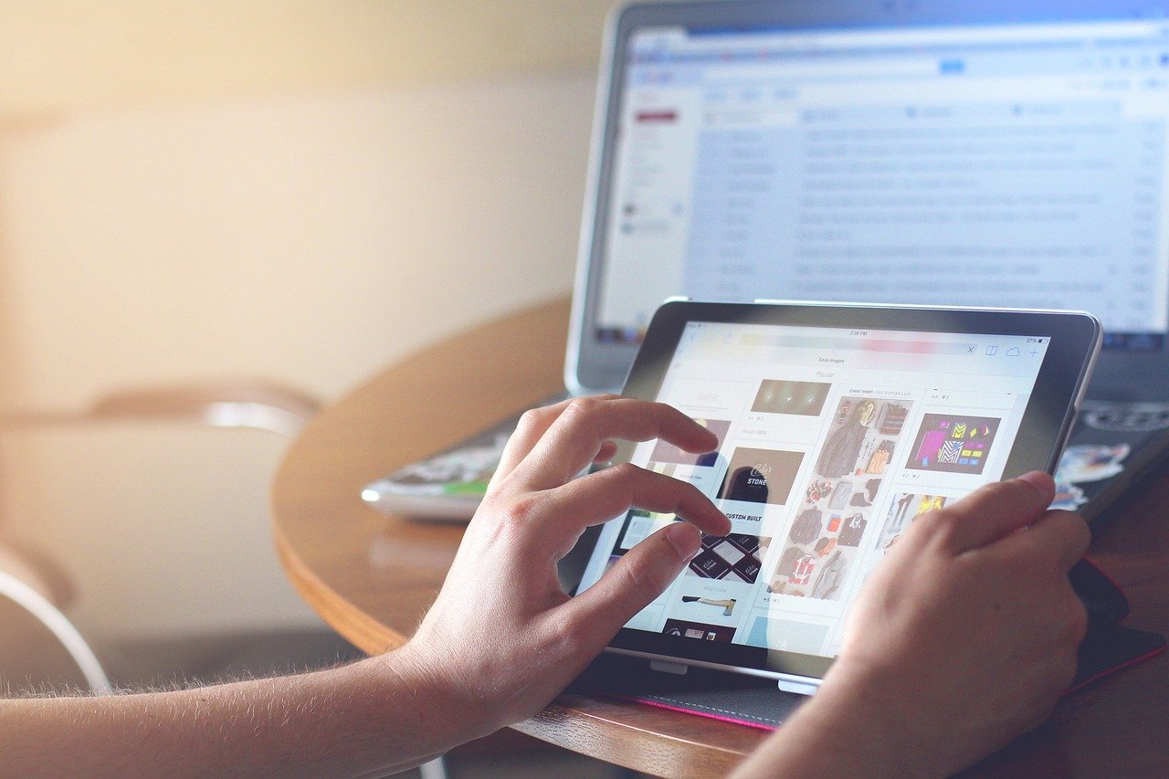 Displays That Pull You Into the Action (image credits: pixabay)